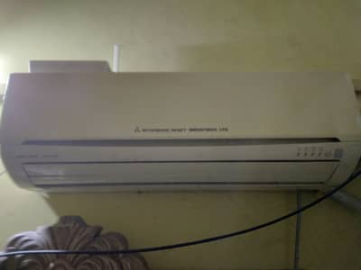 Split Ac 1 Ton non inverter mitsubishi heavy duty jet flow running ok