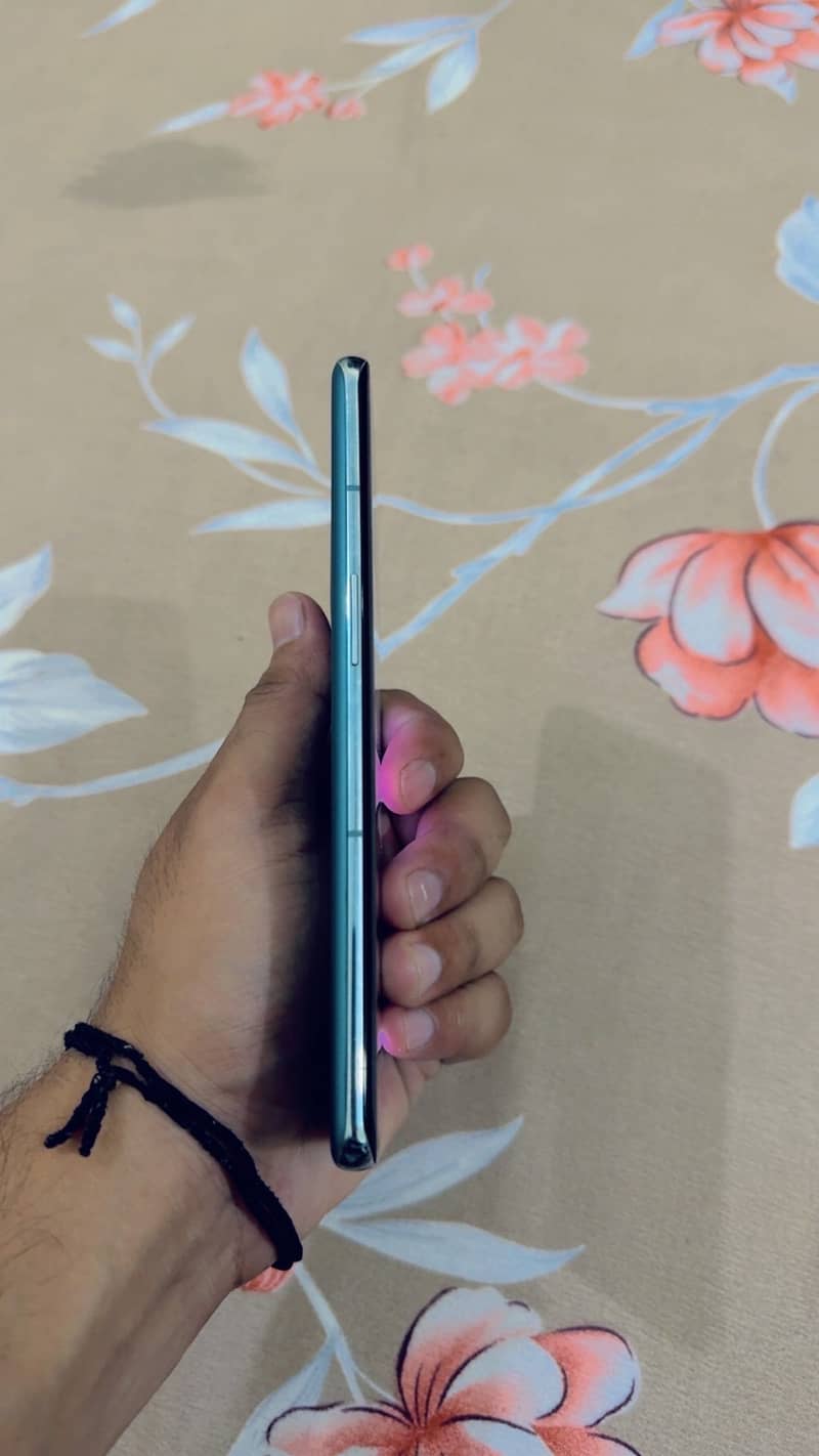 One Plus 10 Pro 1