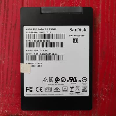 SanDisk 256GB SSD