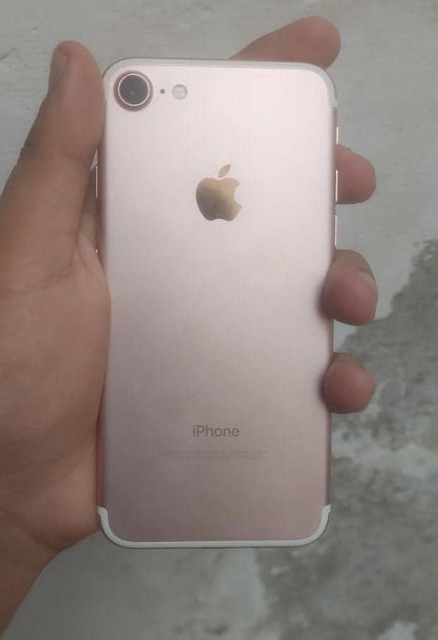 Apple iPhone 7 2