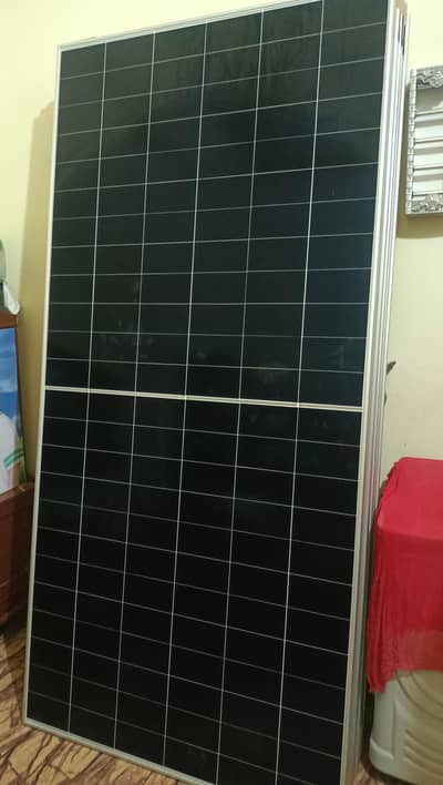 6 Solar Panels(650 Watts)  With Inverter & Complete Stand
