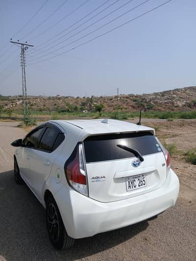 Toyota Aqua 2015