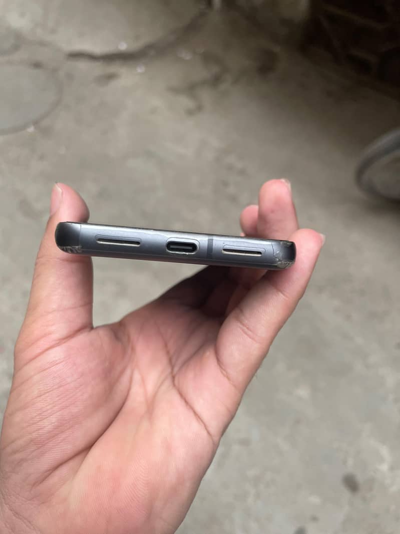 Google Pixel 8 4