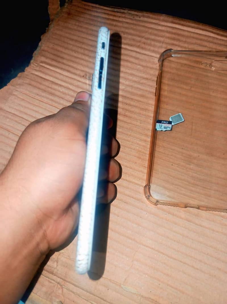 Apple iPhone 7 Plus 2