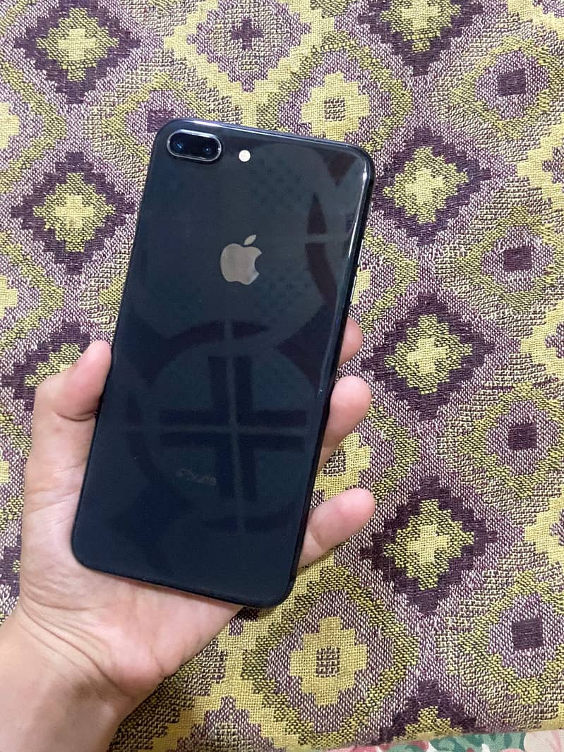 Apple iPhone 8 Plus 2