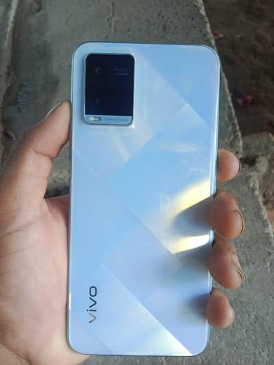 Vivo V21