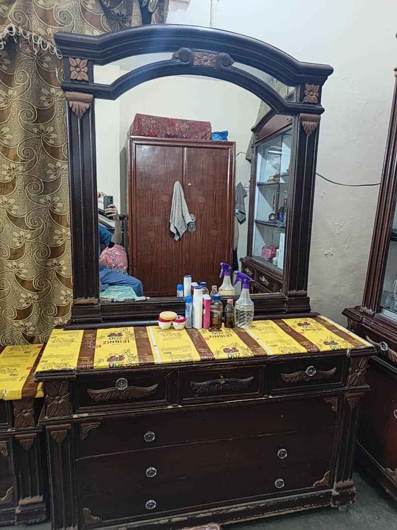 Dressing Table 0