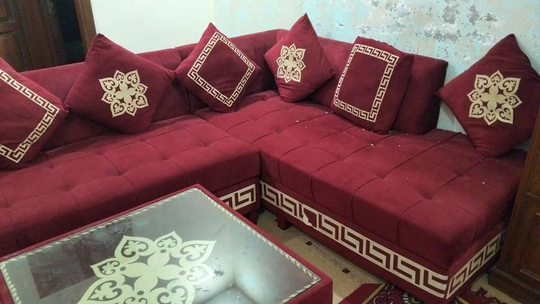 L Shaped sofa 0