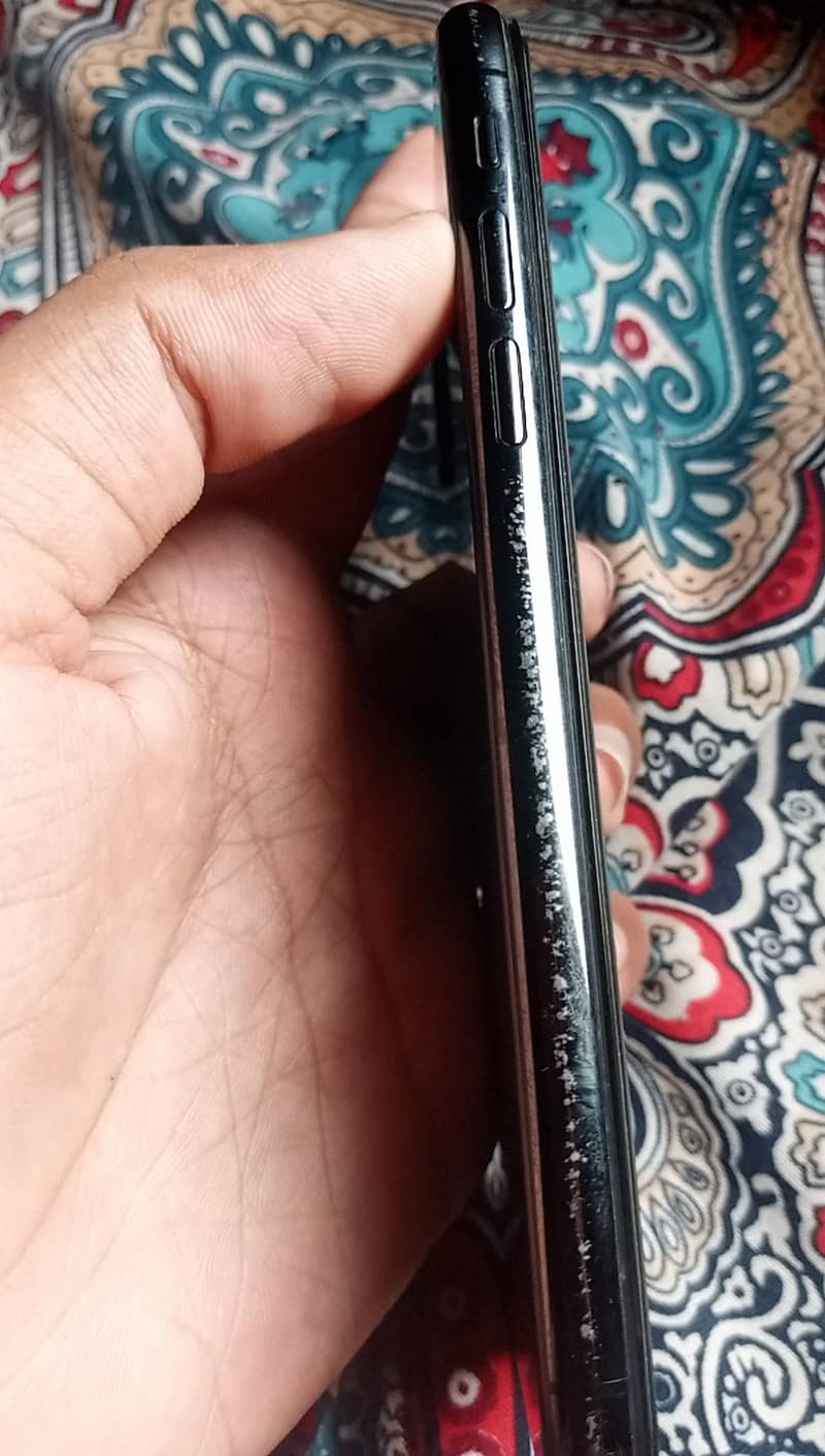 Apple iPhone X 4