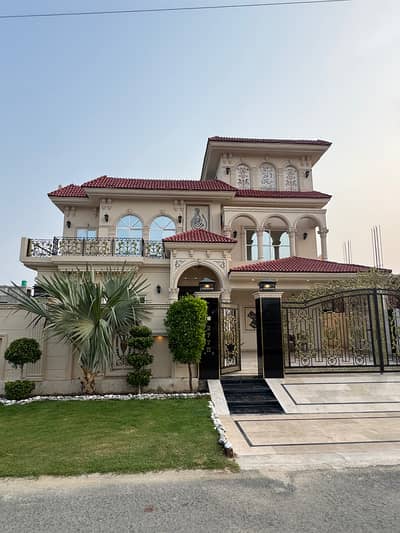B block kanal luxury house available for sale