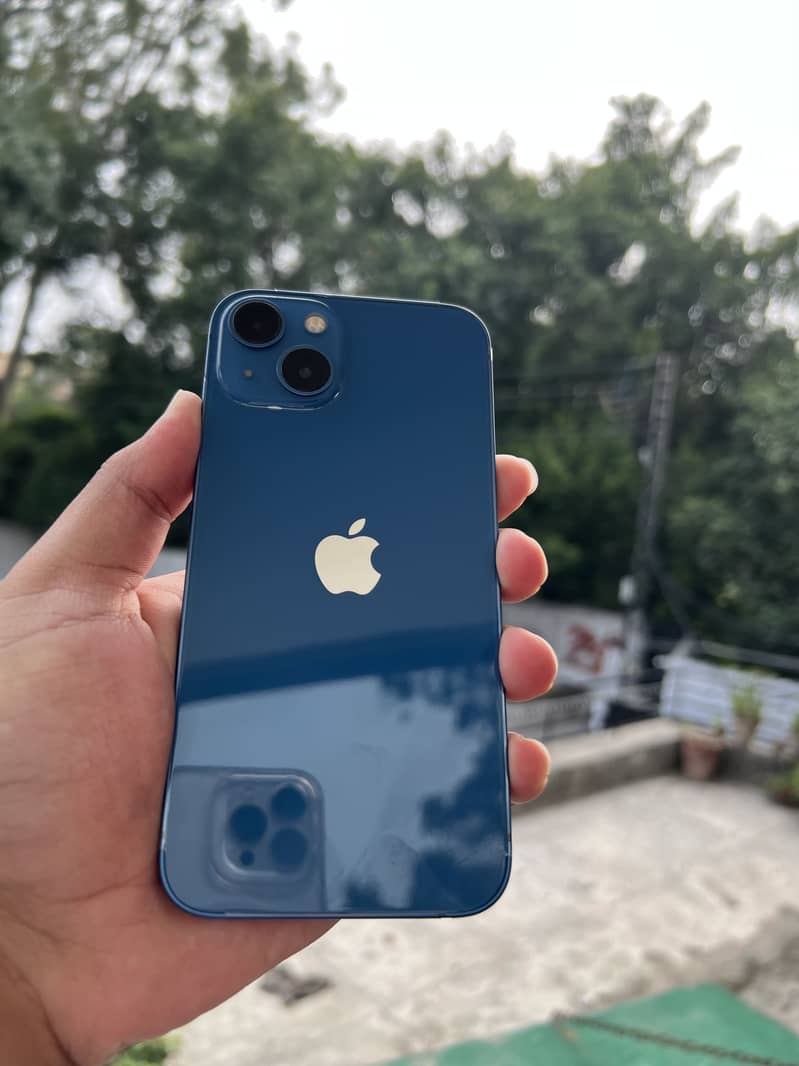 Apple iPhone 13 2