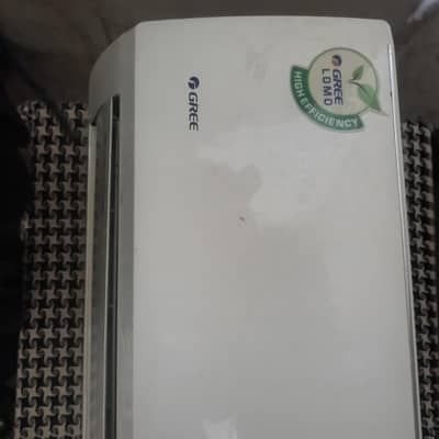Gree AC 1 ton condition for sale