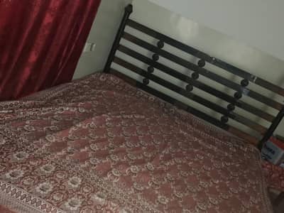 wooden bed for sell