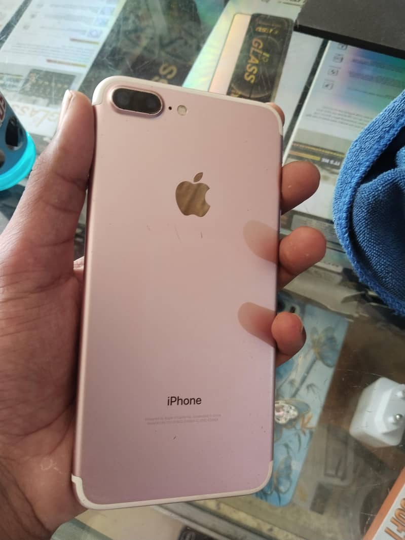 Apple iPhone 7 Plus 2