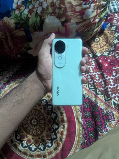 Vivo V40e