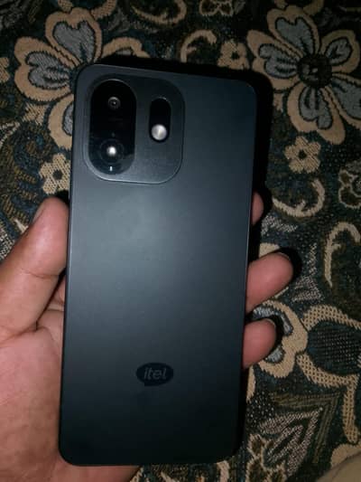 Itel City 100