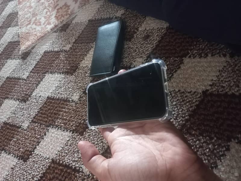 Apple iPhone X 3