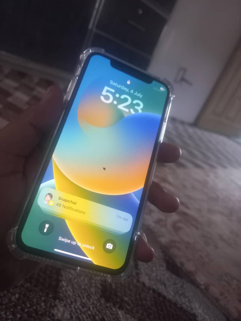 Apple iPhone X 4