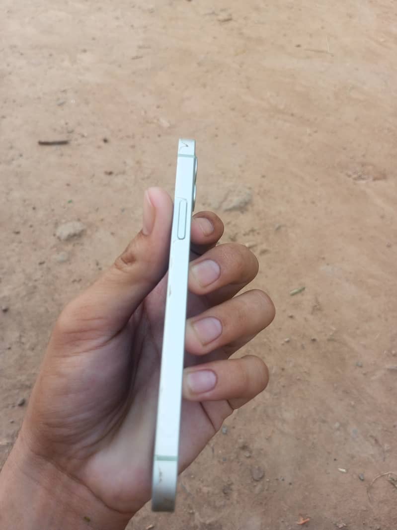 Apple iPhone 12 2
