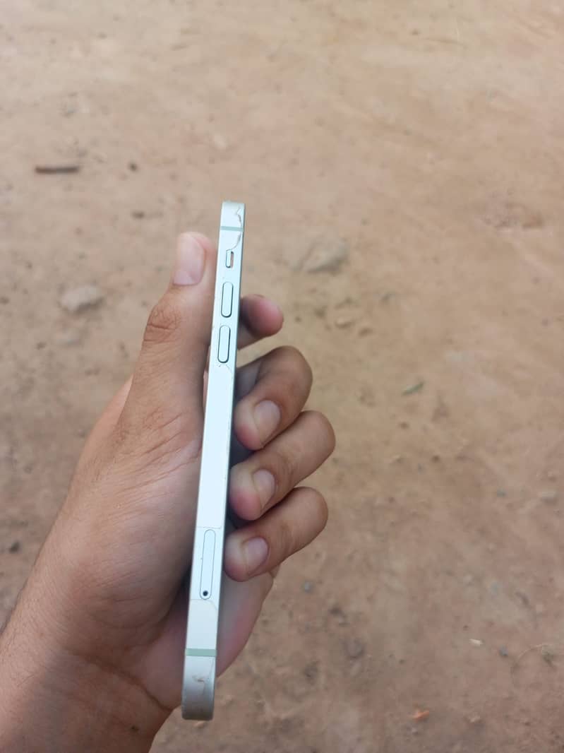Apple iPhone 12 5