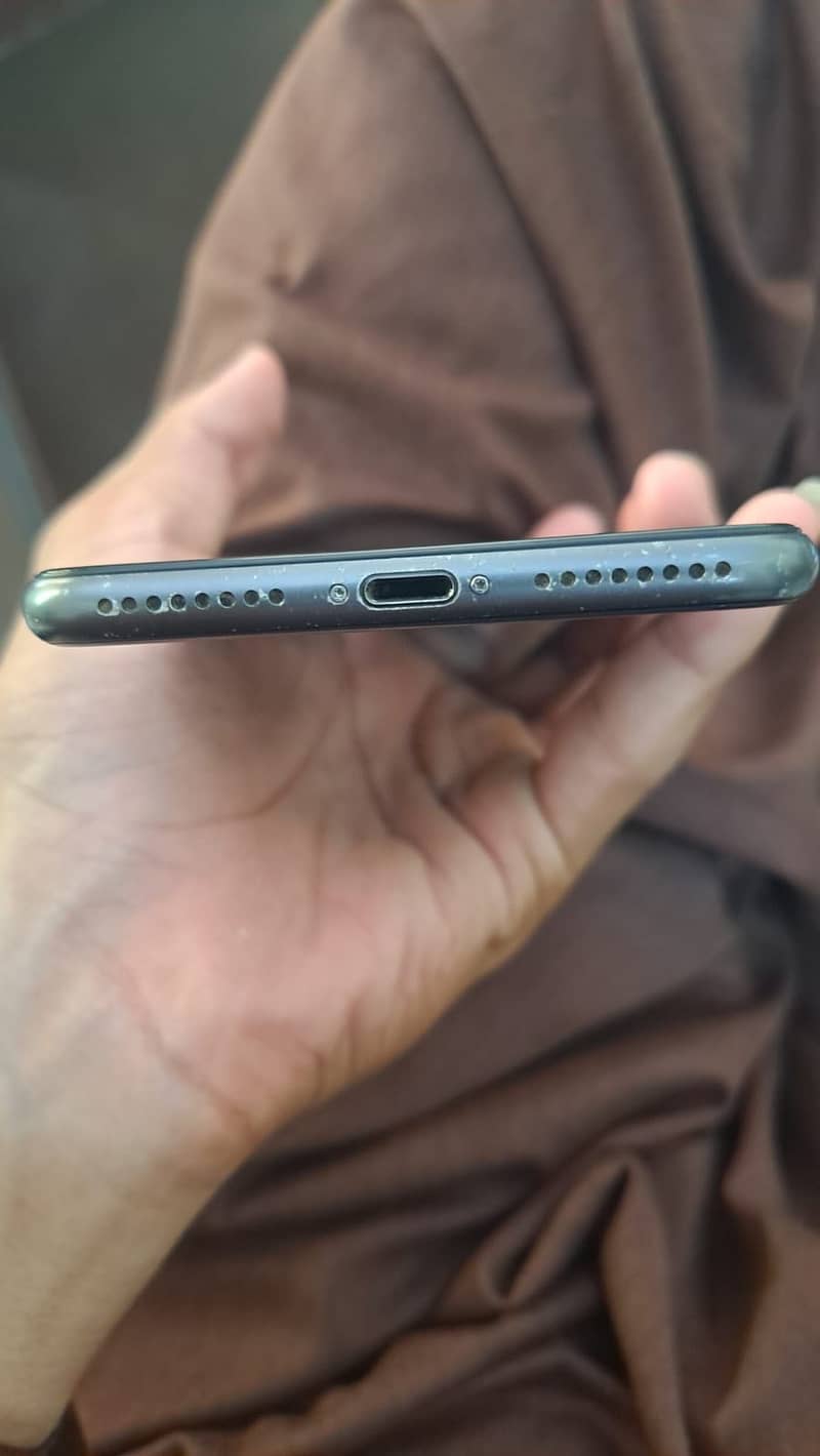 Apple iPhone 8 Plus 4