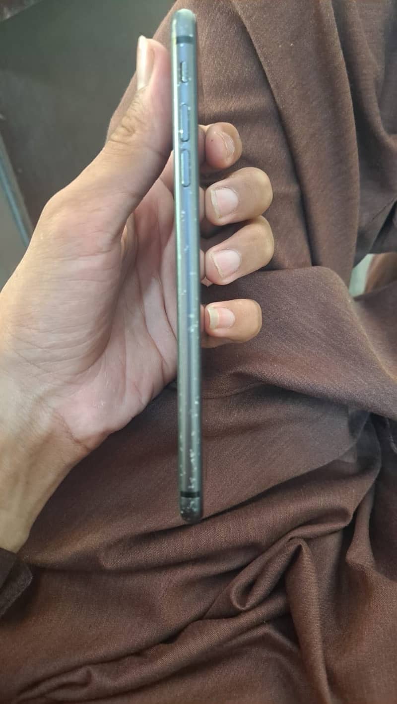 Apple iPhone 8 Plus 5