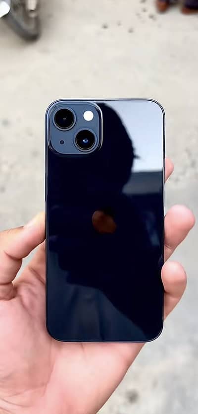 Apple iPhone 13