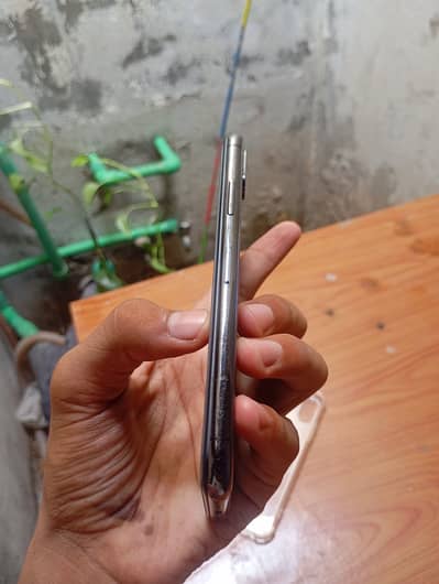Apple iPhone X. 64gb. Factory unlock. 85%