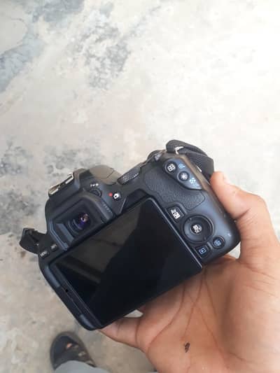CANON 250D CONDITION 10BY10