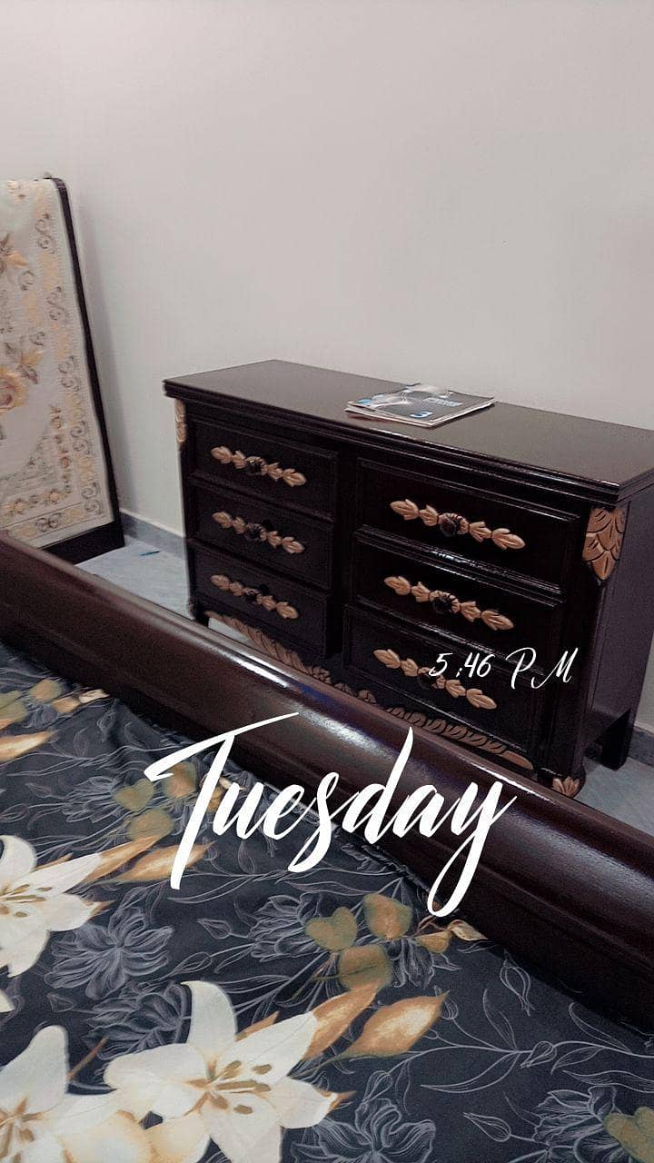 bed set with console & mirror 2