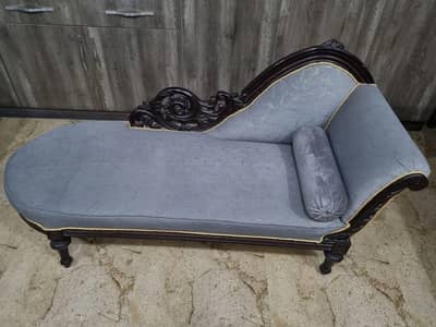 Deewan for urgent sale