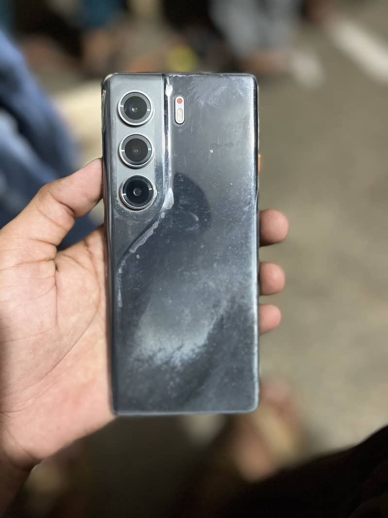 Tecno CAMON 40 Pro 0