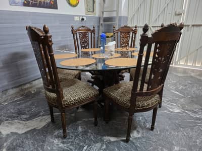 Chinioty Dinning Table & Six Chaires