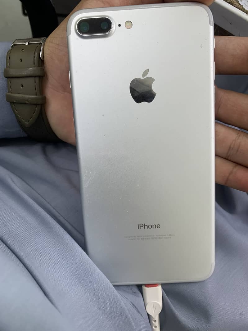 Apple iPhone 7 Plus 1