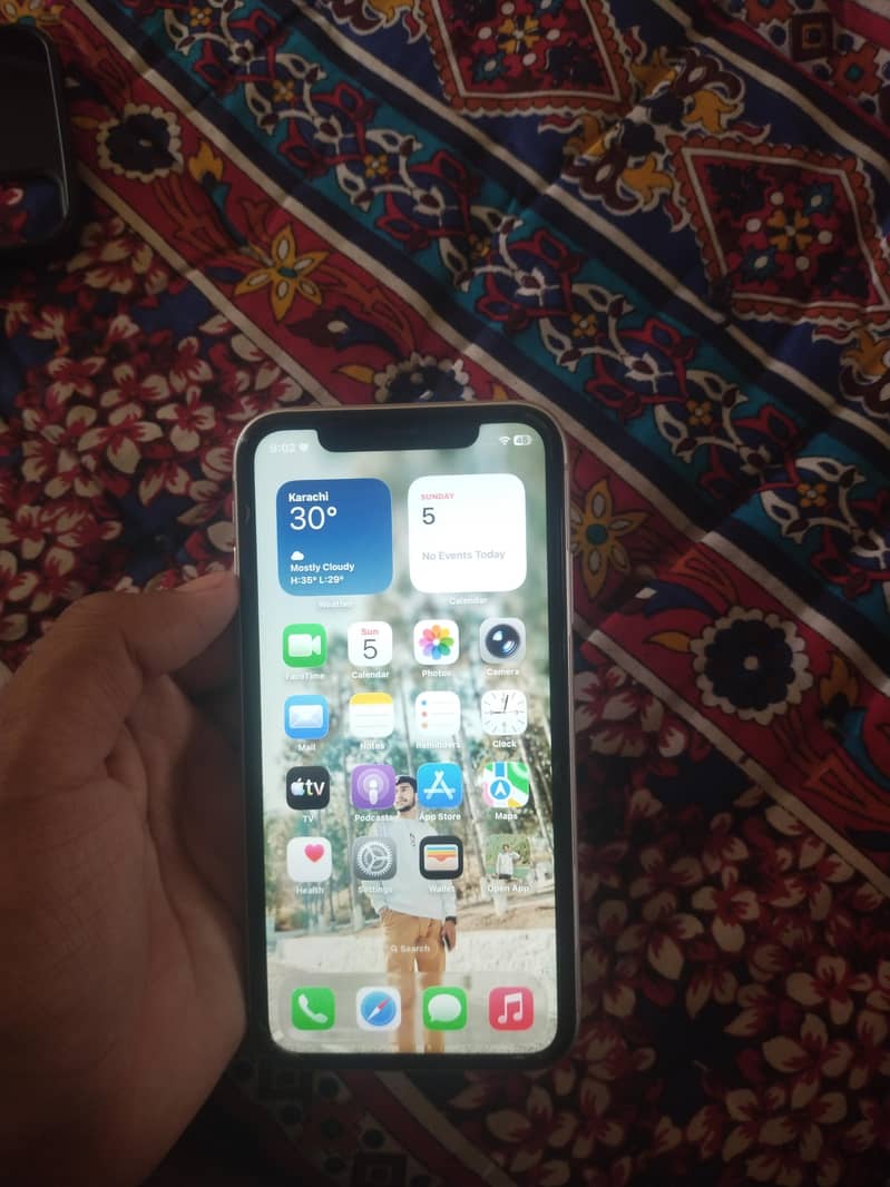 Apple iPhone 11 3