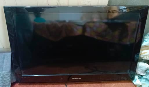 Samsung 32 inches LCD