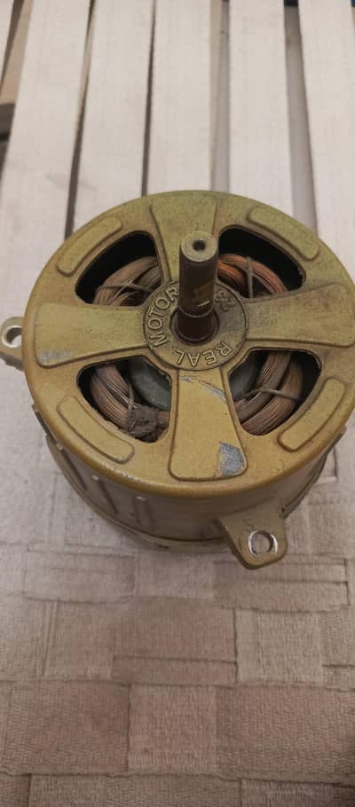 original. motor h. biht kam used h cooler ki double speed moter h. cop
