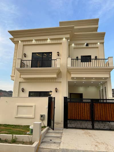 5 Marla Single Unit Main Double Road Corner House Available For Sale