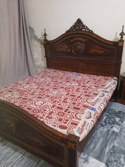 King Size Wooden Bed for Sale – Excellent Condition 