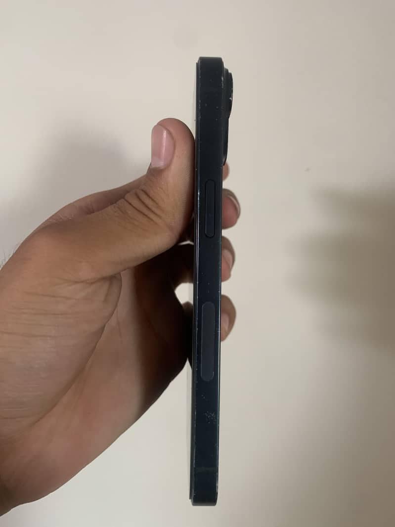iPhone 14 4