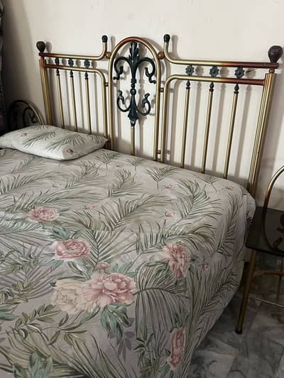 Complete bed set with two sides ,