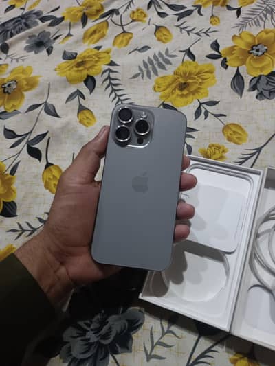 15 pro max 4 months sim working 256gb