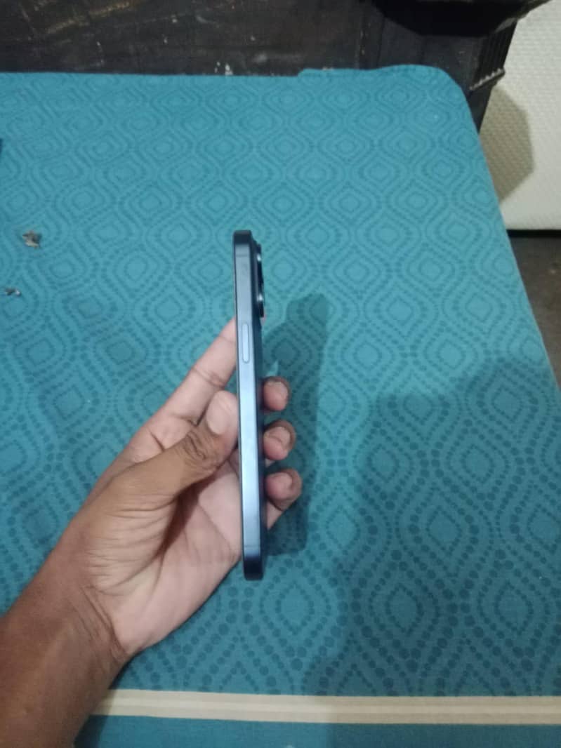 Apple iPhone 15 Pro Max 5