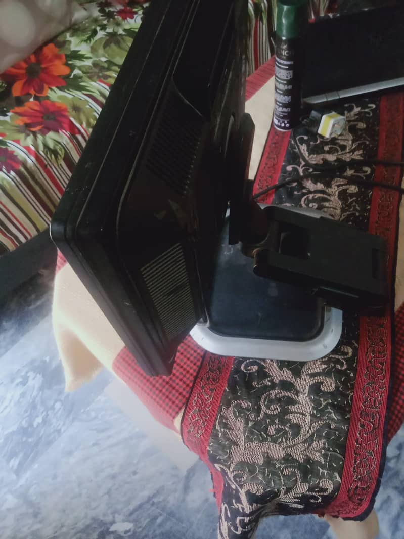 lcd 22 inc 3