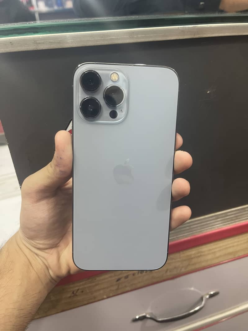 Apple iPhone 13 Pro Max 4