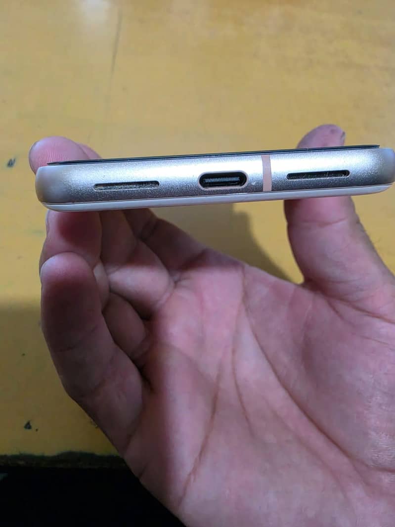 Google Pixel 8 5