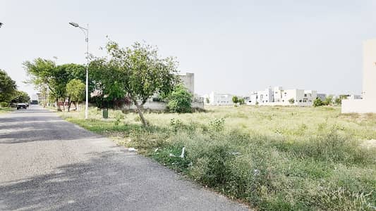 Most Premium Location Y 700 Residential 1 Kanal Plot - Ideal Living Near 150' Road Cover By Luxury Houses