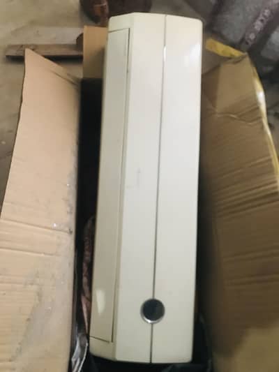 GREE 1.5 TON AC NON INVERTER