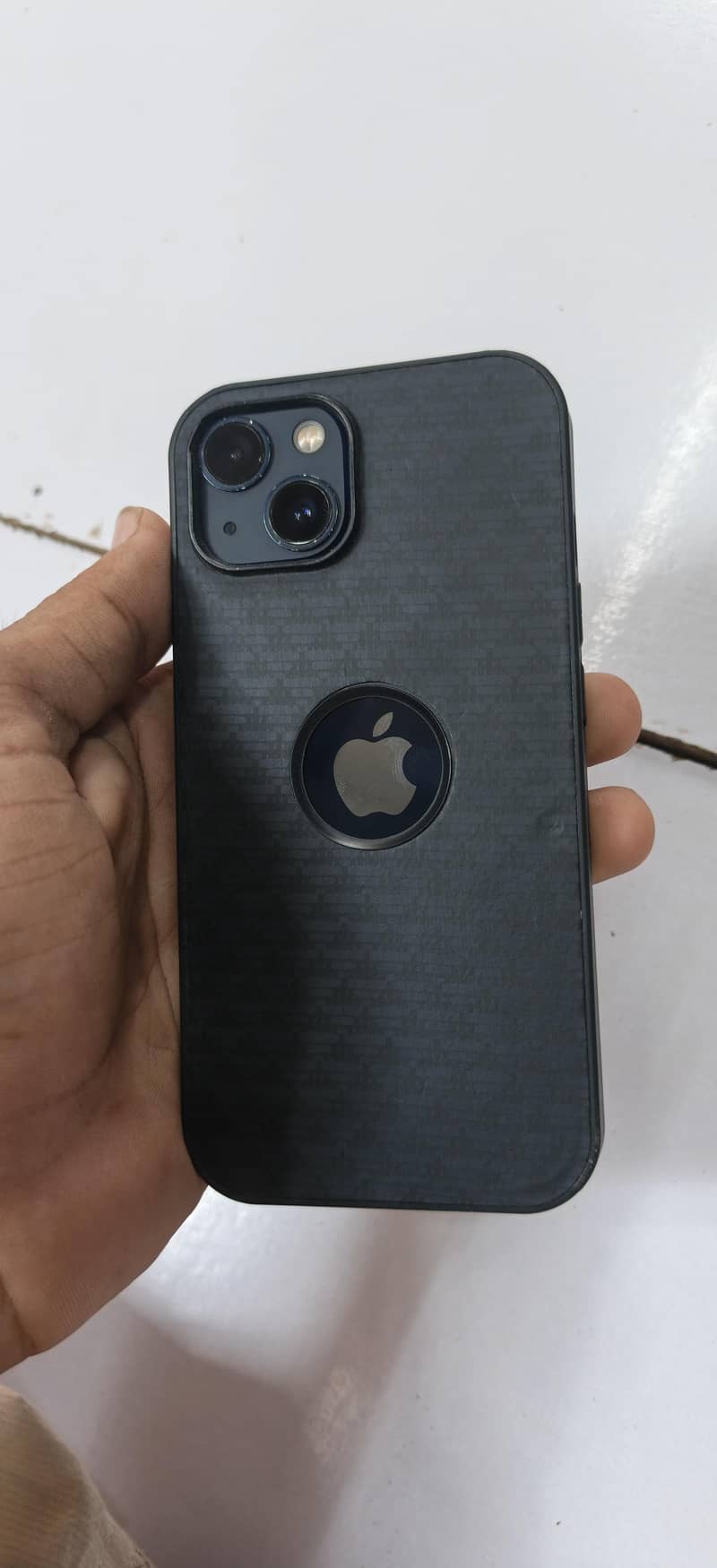 Apple iPhone 13 8