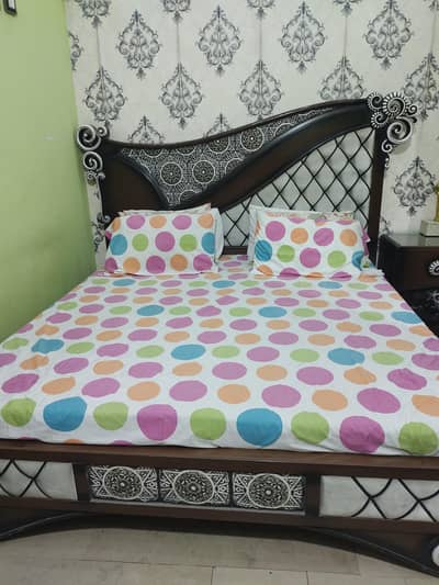 furniture set  complete bed + Almari + Dressing table